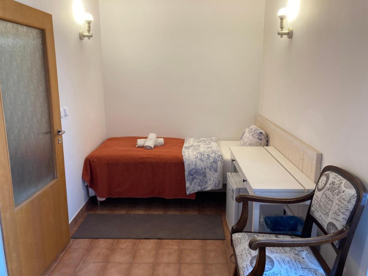 Penzion U Svateho Prokopa Středokluky Extérieur photo