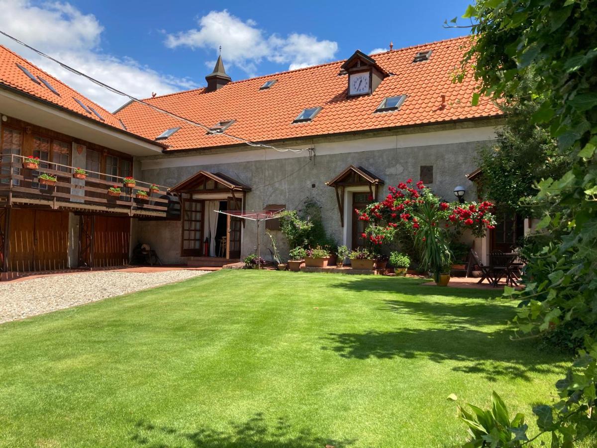 Penzion U Svateho Prokopa Středokluky Extérieur photo
